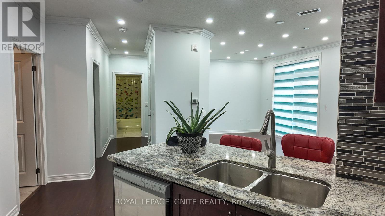 409 - 39 New Delhi Drive, Markham, Ontario  L3S 0E1 - Photo 9 - N12659878