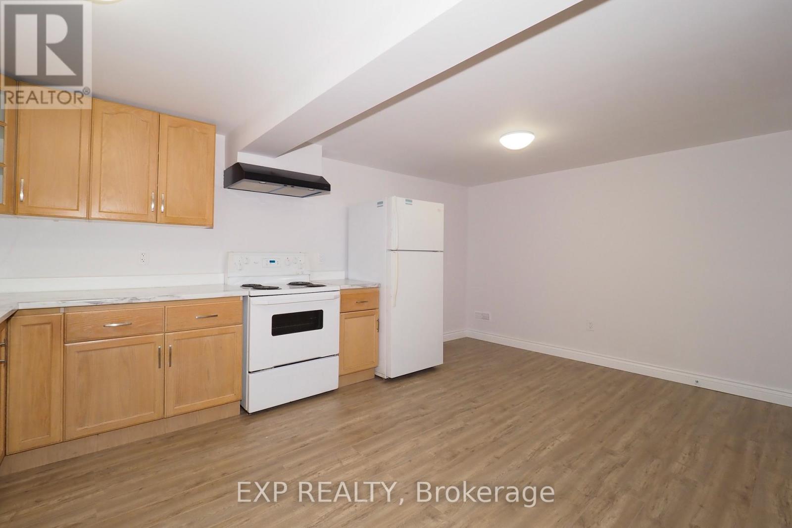 129 Hazelglen Drive, Kitchener, Ontario  N2M 2E6 - Photo 4 - X12659880