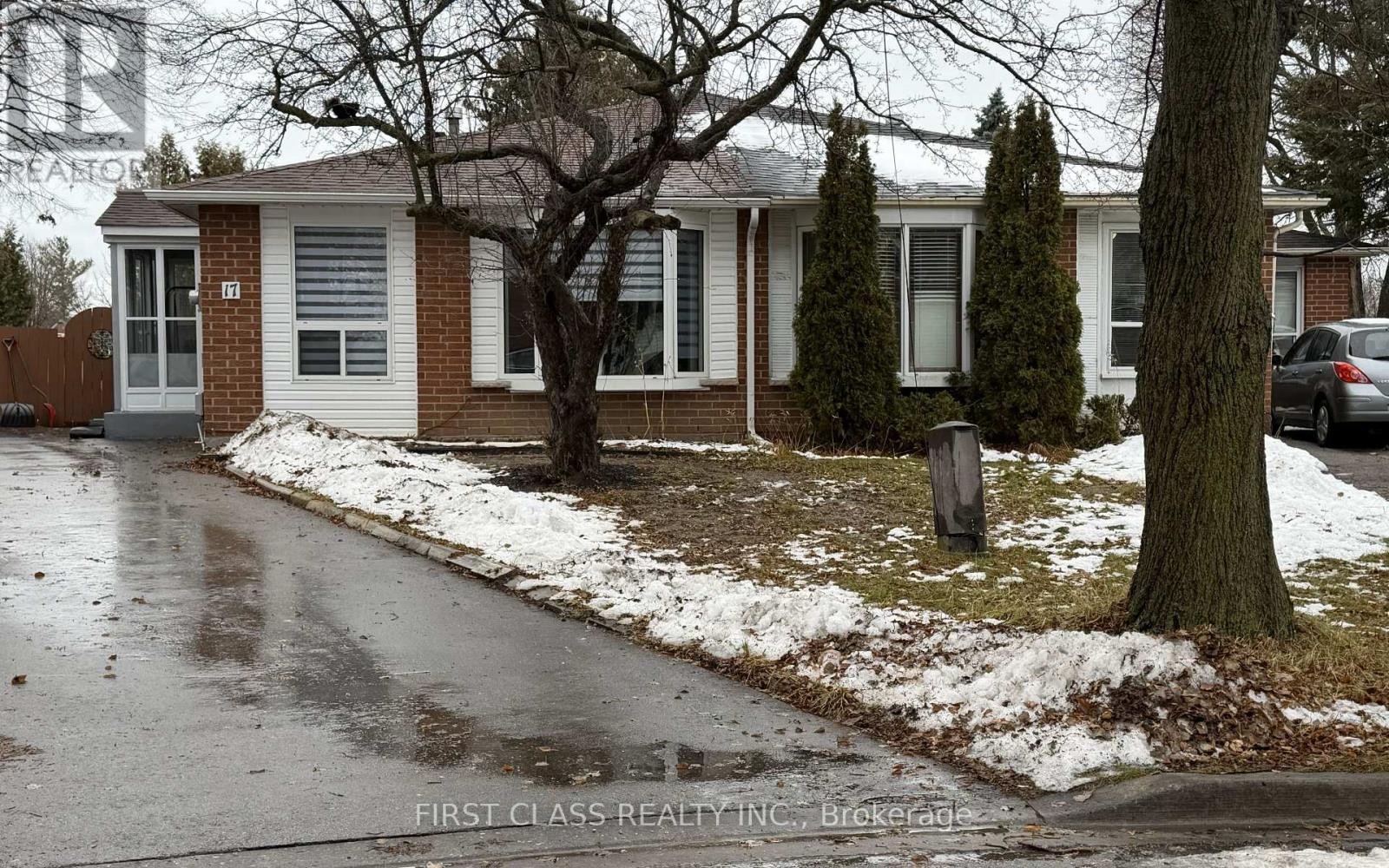 17 BRISBOURNE GROVE, Toronto, Ontario