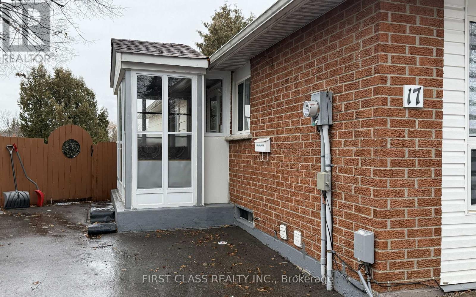 17 Brisbourne Grove, Toronto, Ontario  M1B 1P2 - Photo 2 - E12659902