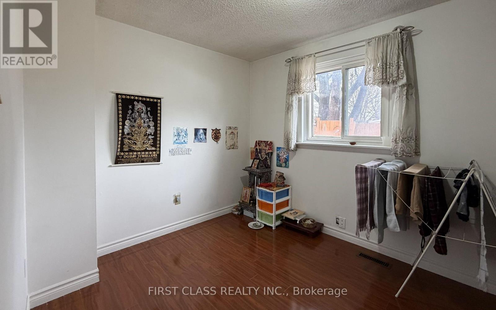 17 Brisbourne Grove, Toronto, Ontario  M1B 1P2 - Photo 5 - E12659902