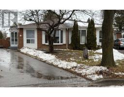 17 BRISBOURNE GROVE, Toronto, Ontario
