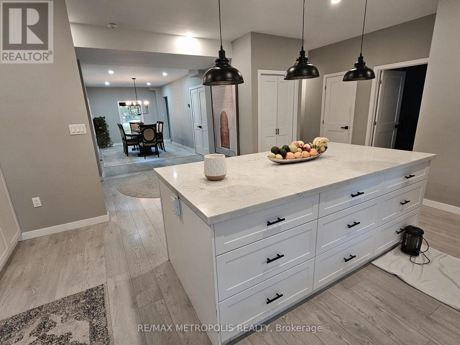 179 Church Street, Georgina, Ontario  L4P 1J4 - Photo 8 - N12659892