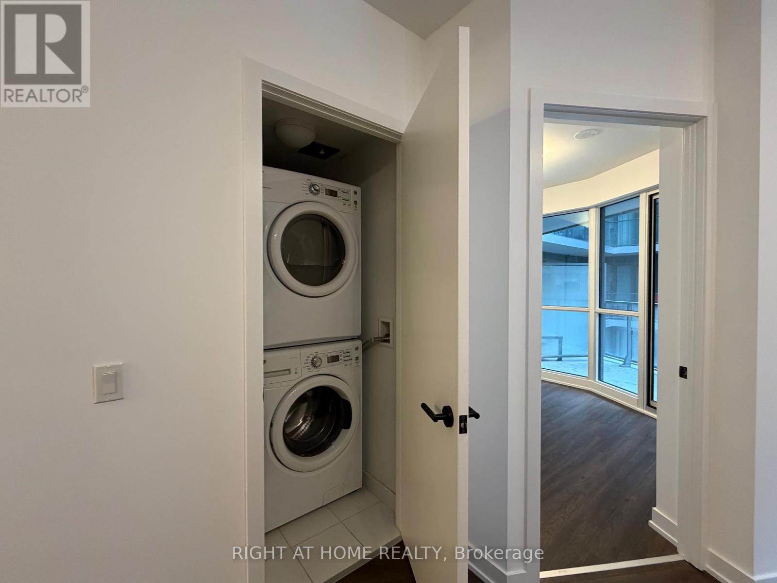 522 - 10 Park Lawn Road, Toronto, Ontario  M8V 0H9 - Photo 21 - W12641790