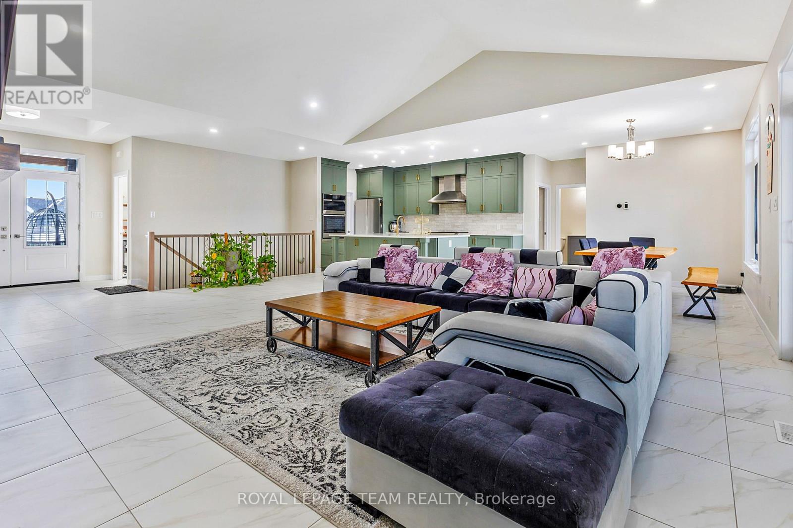 224 Trudeau Crescent, Russell, Ontario  K4R 1E5 - Photo 12 - X12659914