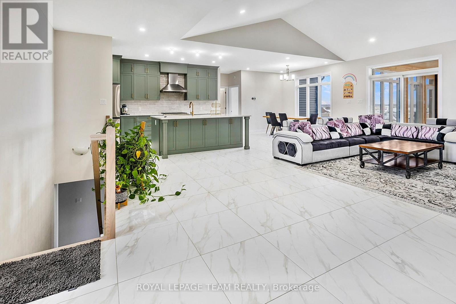 224 Trudeau Crescent, Russell, Ontario  K4R 1E5 - Photo 14 - X12659914