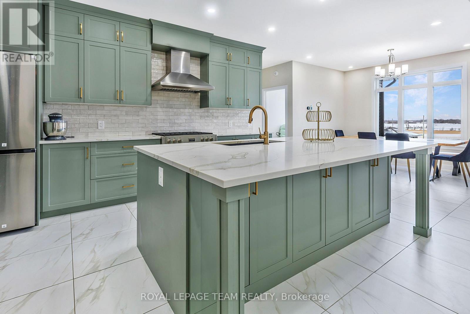 224 Trudeau Crescent, Russell, Ontario  K4R 1E5 - Photo 16 - X12659914