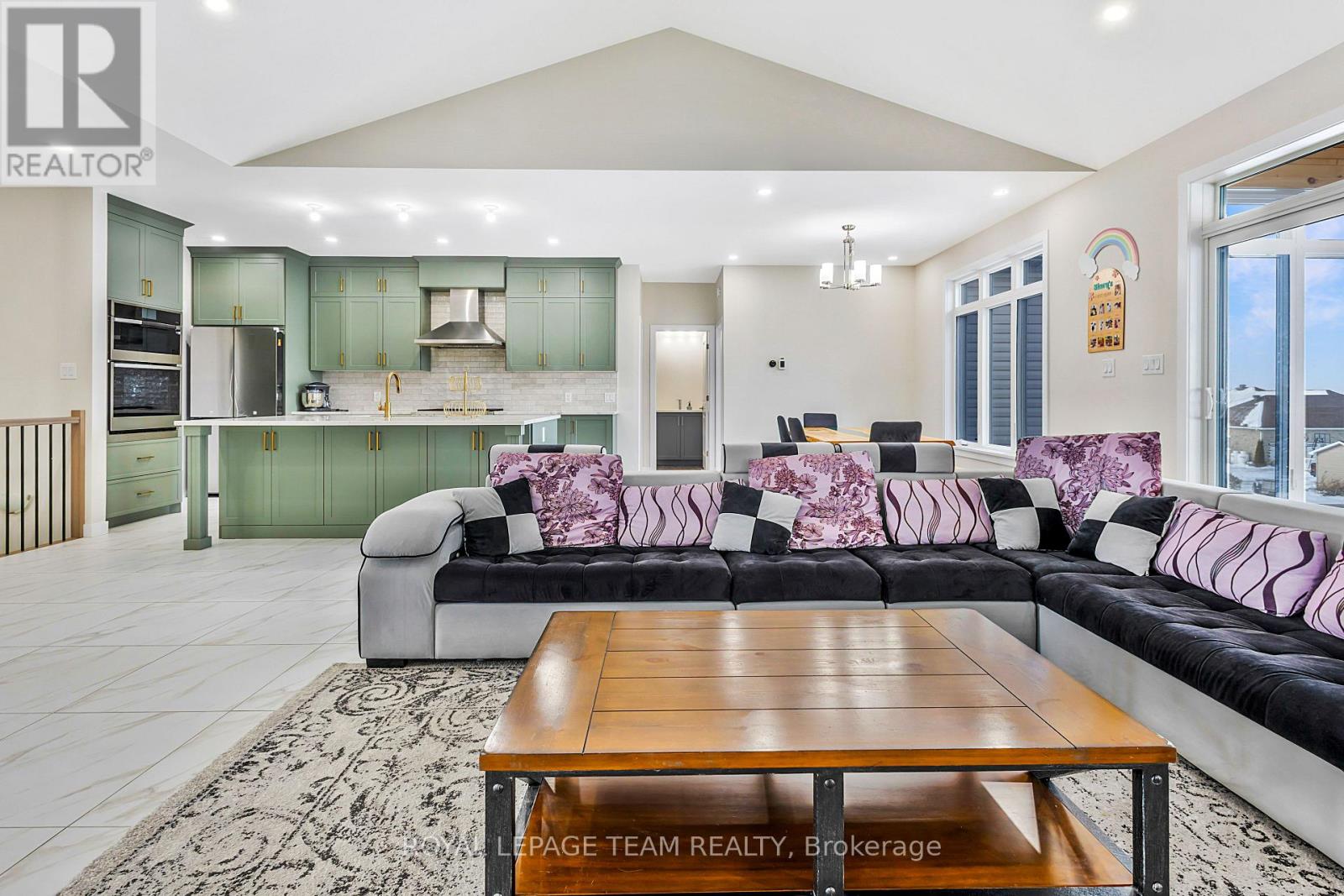 224 Trudeau Crescent, Russell, Ontario  K4R 1E5 - Photo 19 - X12659914