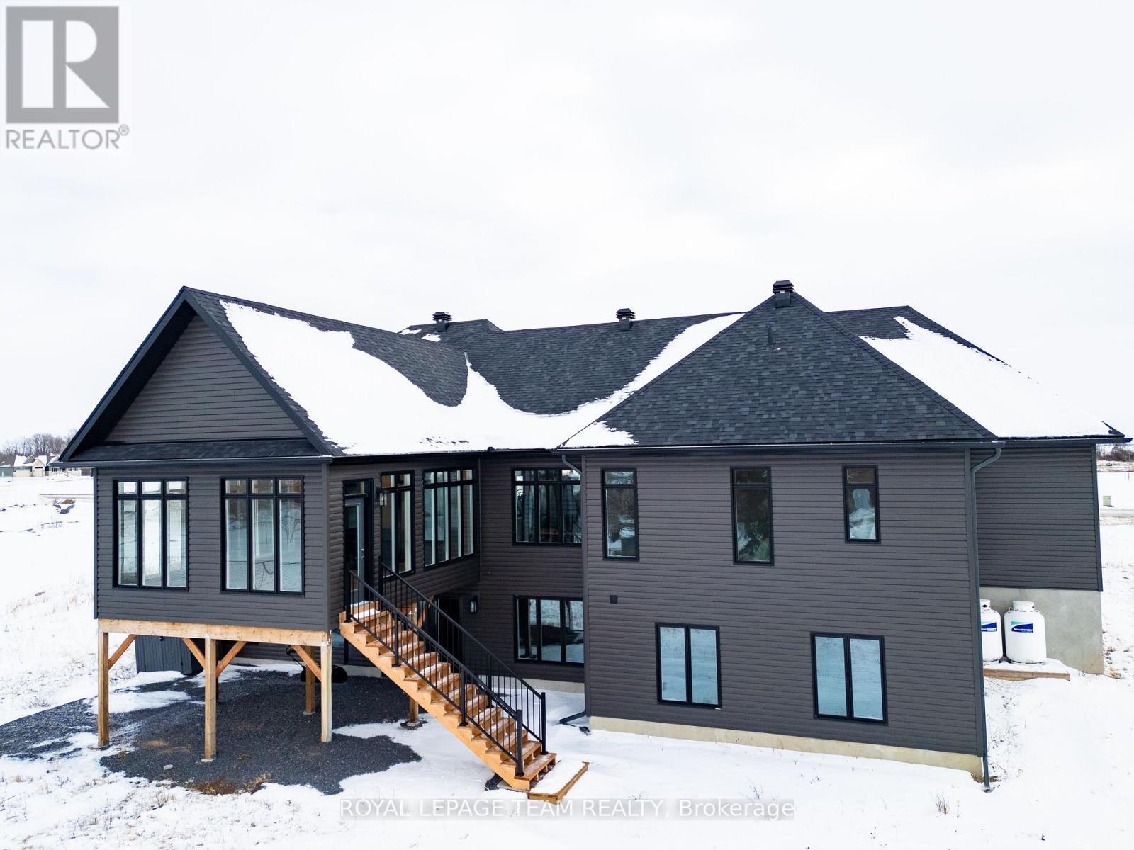 224 Trudeau Crescent, Russell, Ontario  K4R 1E5 - Photo 3 - X12659914