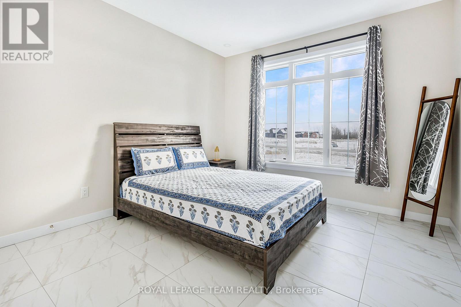 224 Trudeau Crescent, Russell, Ontario  K4R 1E5 - Photo 30 - X12659914