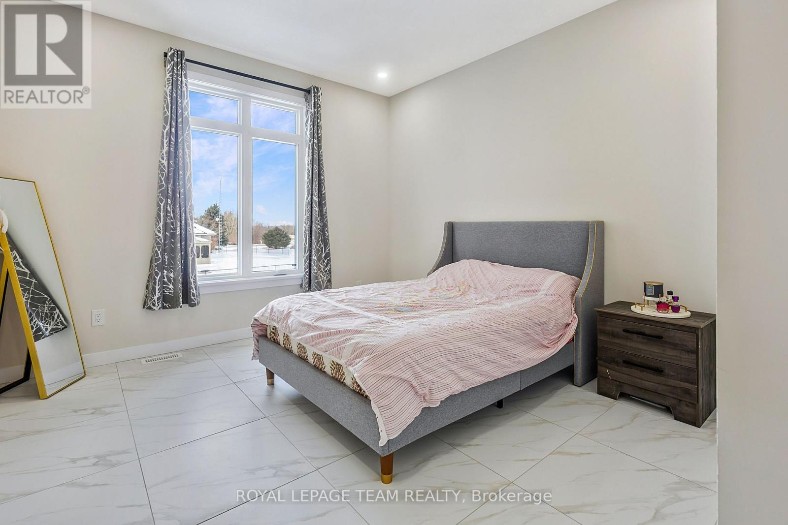 224 Trudeau Crescent, Russell, Ontario  K4R 1E5 - Photo 35 - X12659914