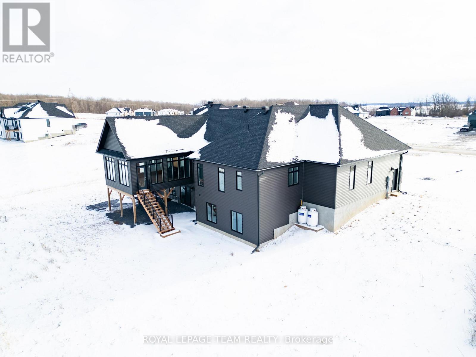 224 Trudeau Crescent, Russell, Ontario  K4R 1E5 - Photo 4 - X12659914