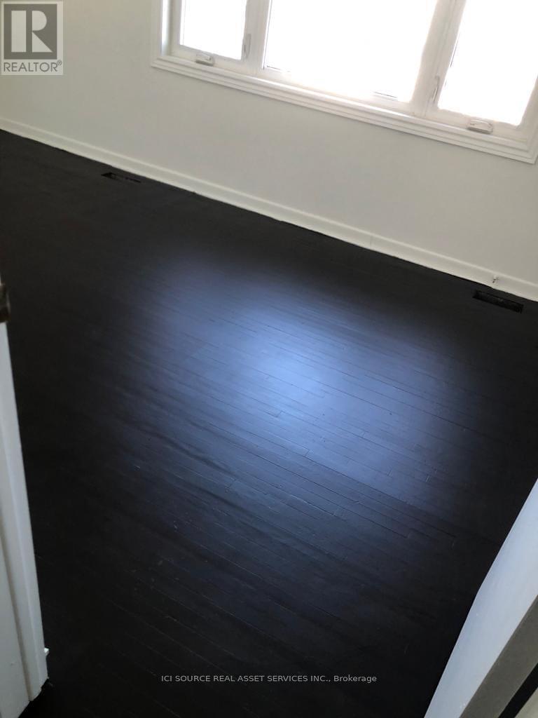 Upper - 81 Virginia Avenue, Toronto (Danforth Village-East York), Ontario  M4C 2S8 - Photo 14 - E12638650