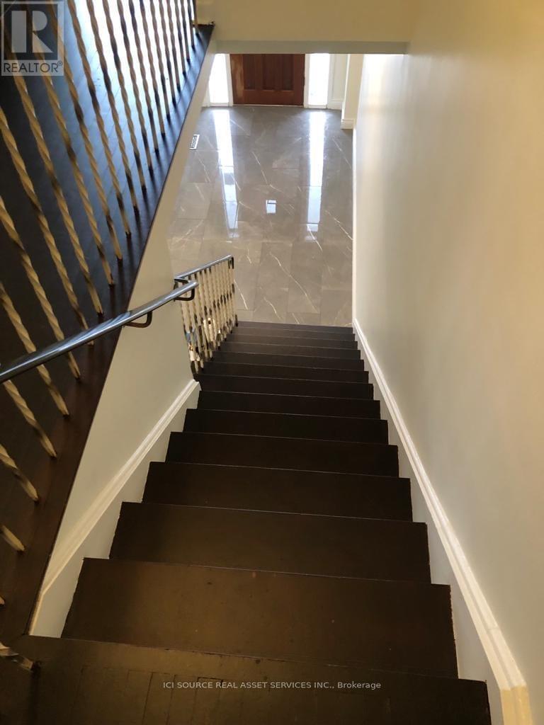 Upper - 81 Virginia Avenue, Toronto (Danforth Village-East York), Ontario  M4C 2S8 - Photo 23 - E12638650