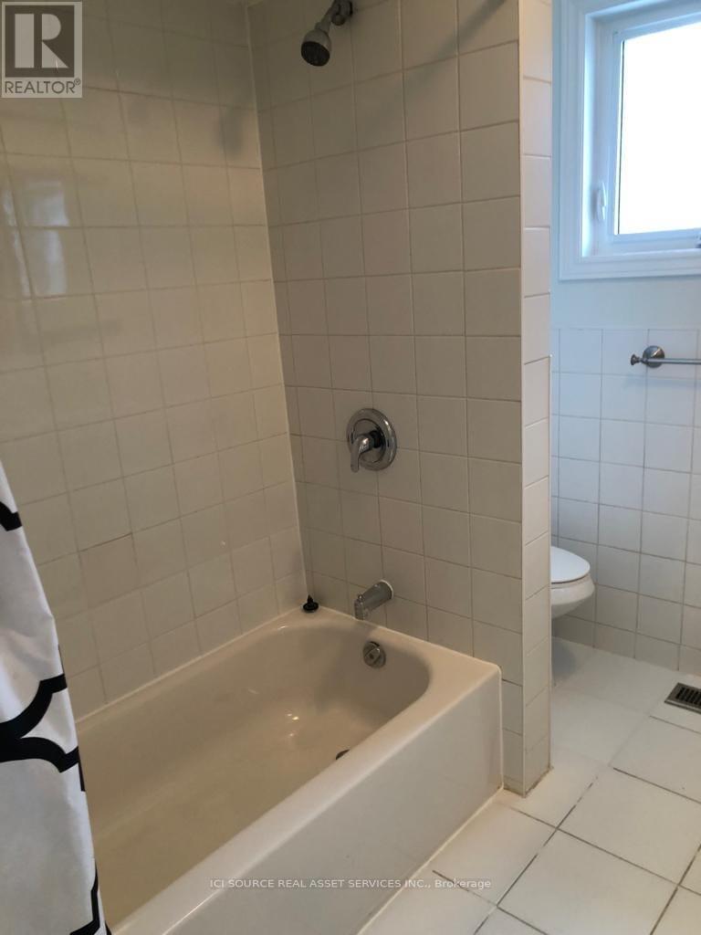 Upper - 81 Virginia Avenue, Toronto (Danforth Village-East York), Ontario  M4C 2S8 - Photo 20 - E12638650