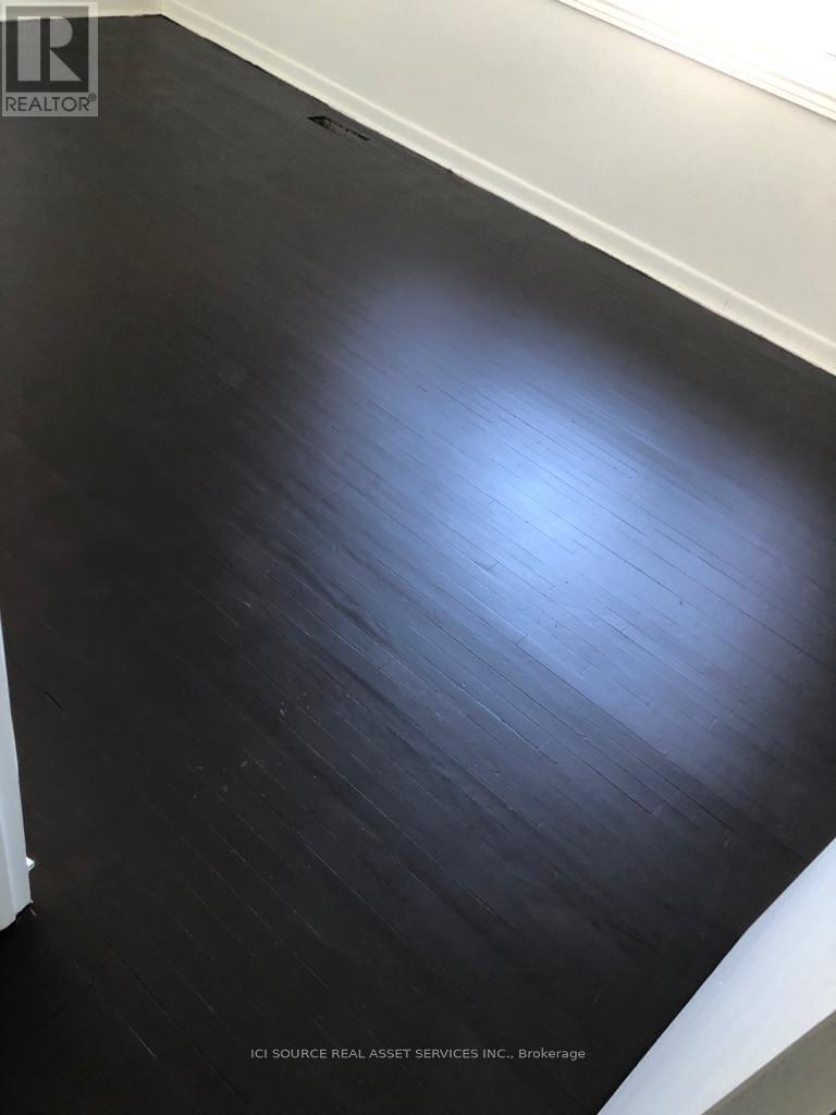 Upper - 81 Virginia Avenue, Toronto (Danforth Village-East York), Ontario  M4C 2S8 - Photo 15 - E12638650