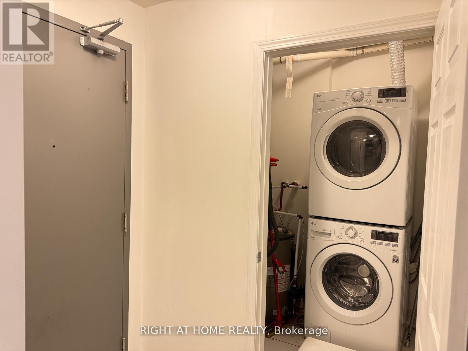 309 - 50 Sky Harbour Drive, Brampton, Ontario  L6Y 6B8 - Photo 4 - W12659928