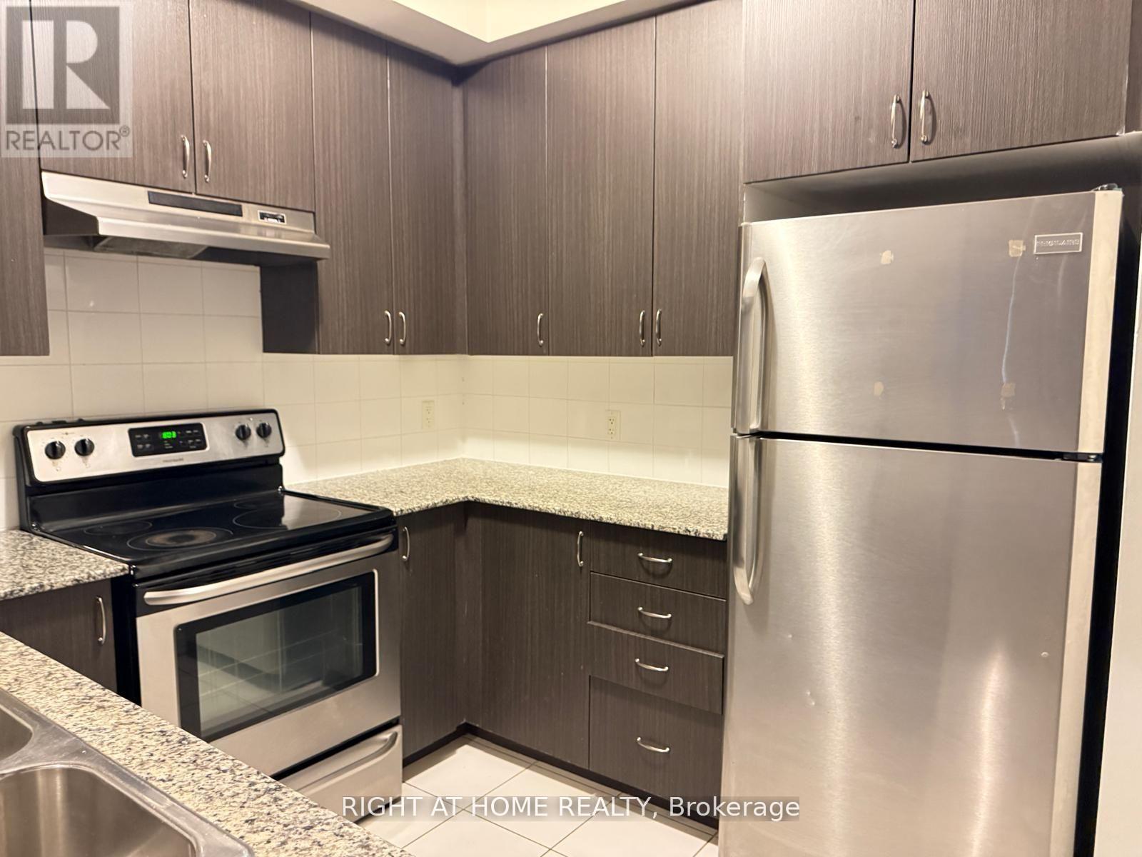 309 - 50 Sky Harbour Drive, Brampton, Ontario  L6Y 6B8 - Photo 5 - W12659928