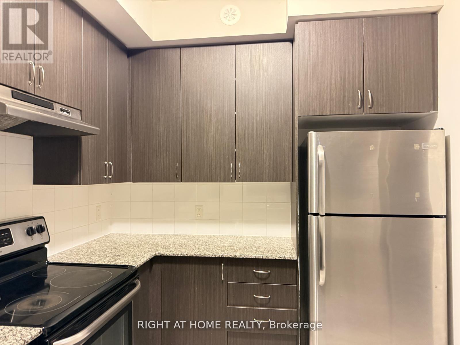 309 - 50 Sky Harbour Drive, Brampton, Ontario  L6Y 6B8 - Photo 8 - W12659928