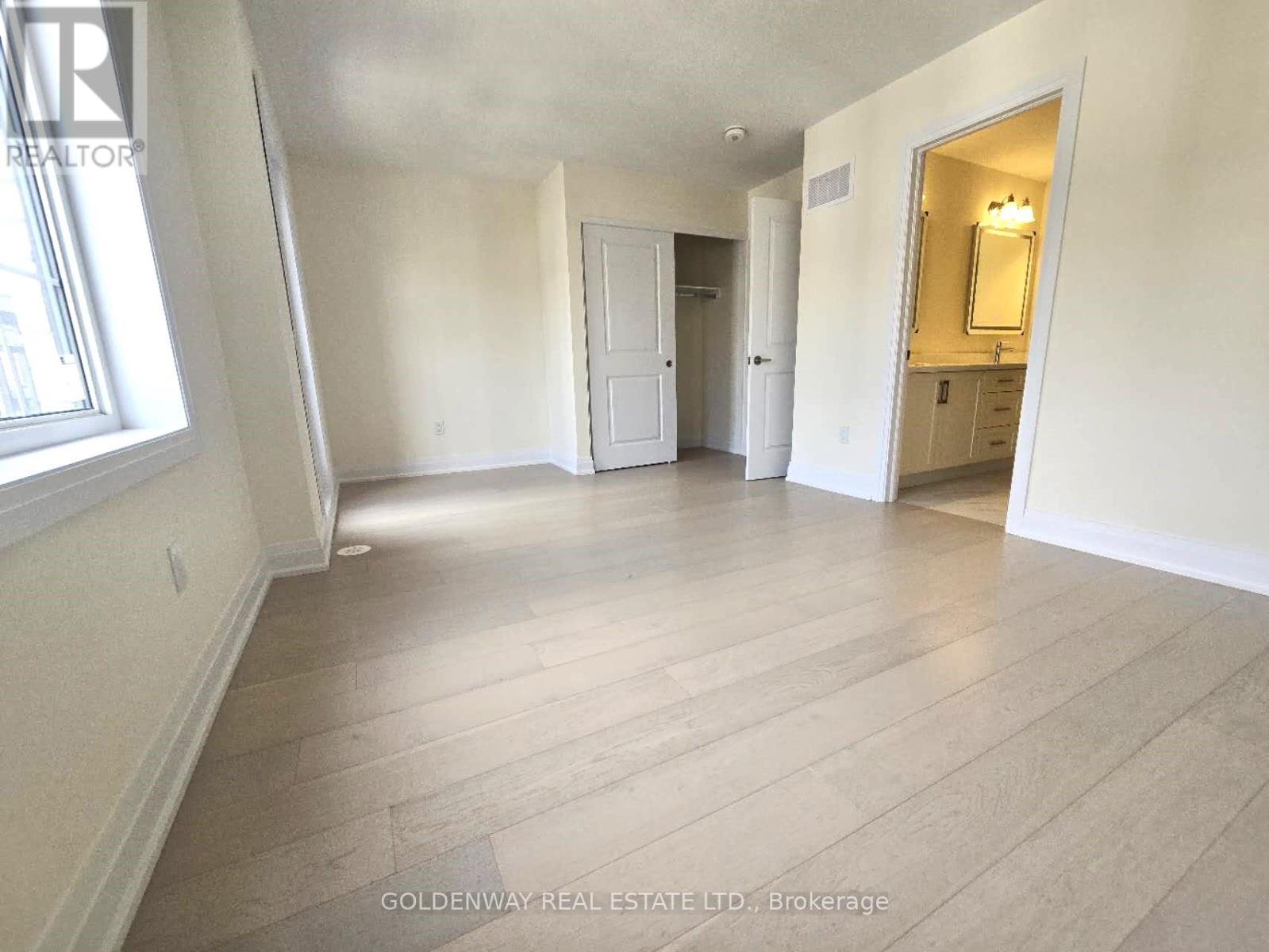 20 Clipper Crescent, Whitchurch-Stouffville, Ontario  L4A 4X7 - Photo 12 - N12659942