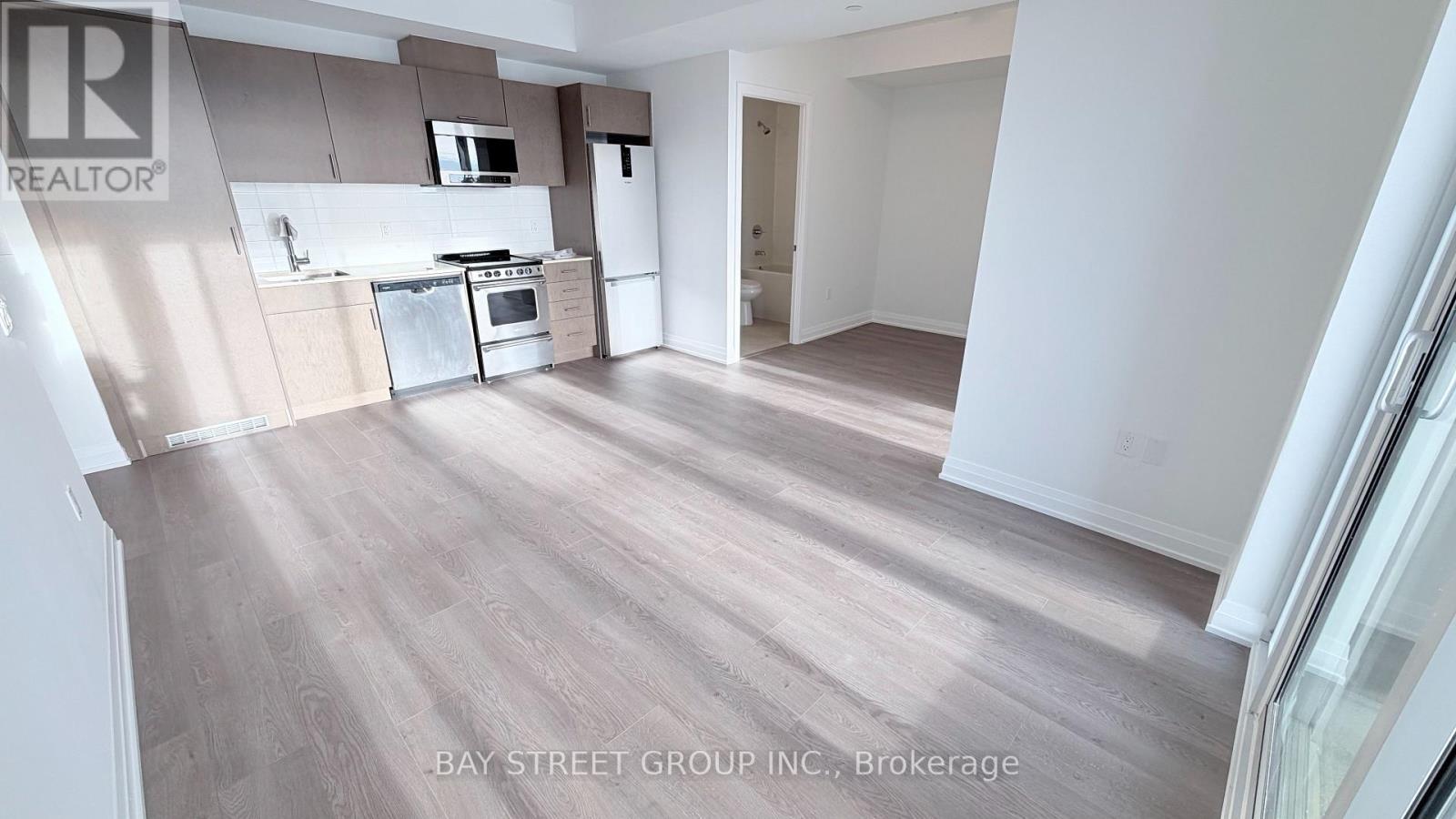 617 - 412 Silver Maple Road, Oakville, Ontario  L6H 6Z9 - Photo 5 - W12611544