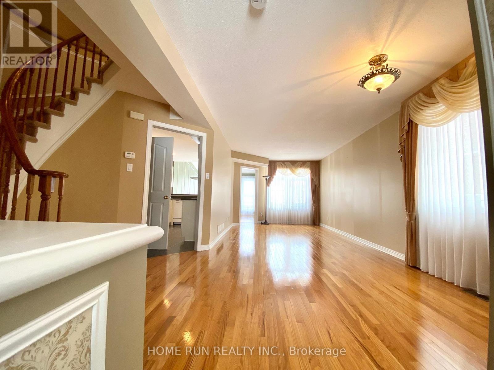 684 Wild Shore Crescent, Ottawa, Ontario  K1V 1Y1 - Photo 2 - X12659964