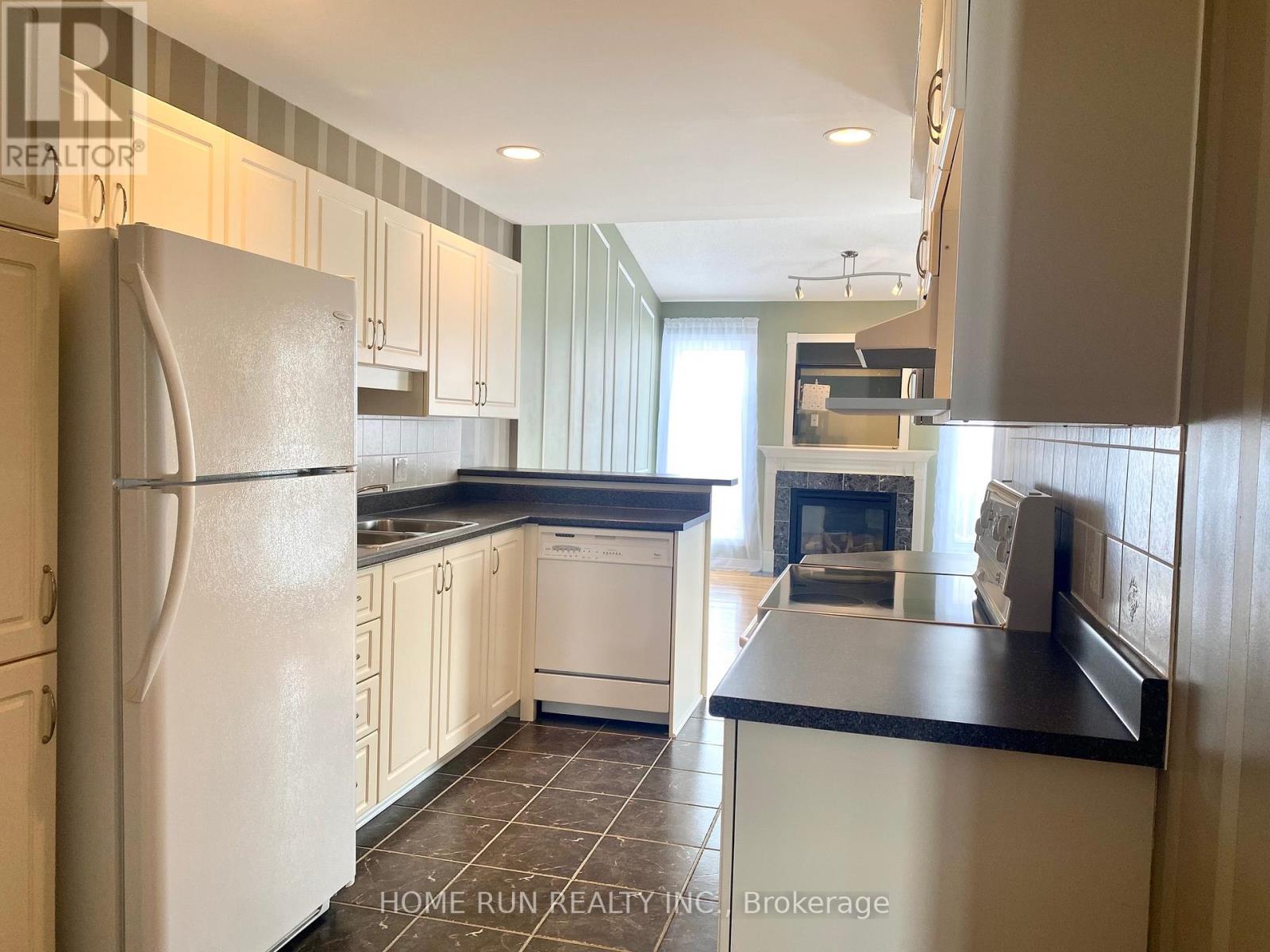 684 Wild Shore Crescent, Ottawa, Ontario  K1V 1Y1 - Photo 3 - X12659964