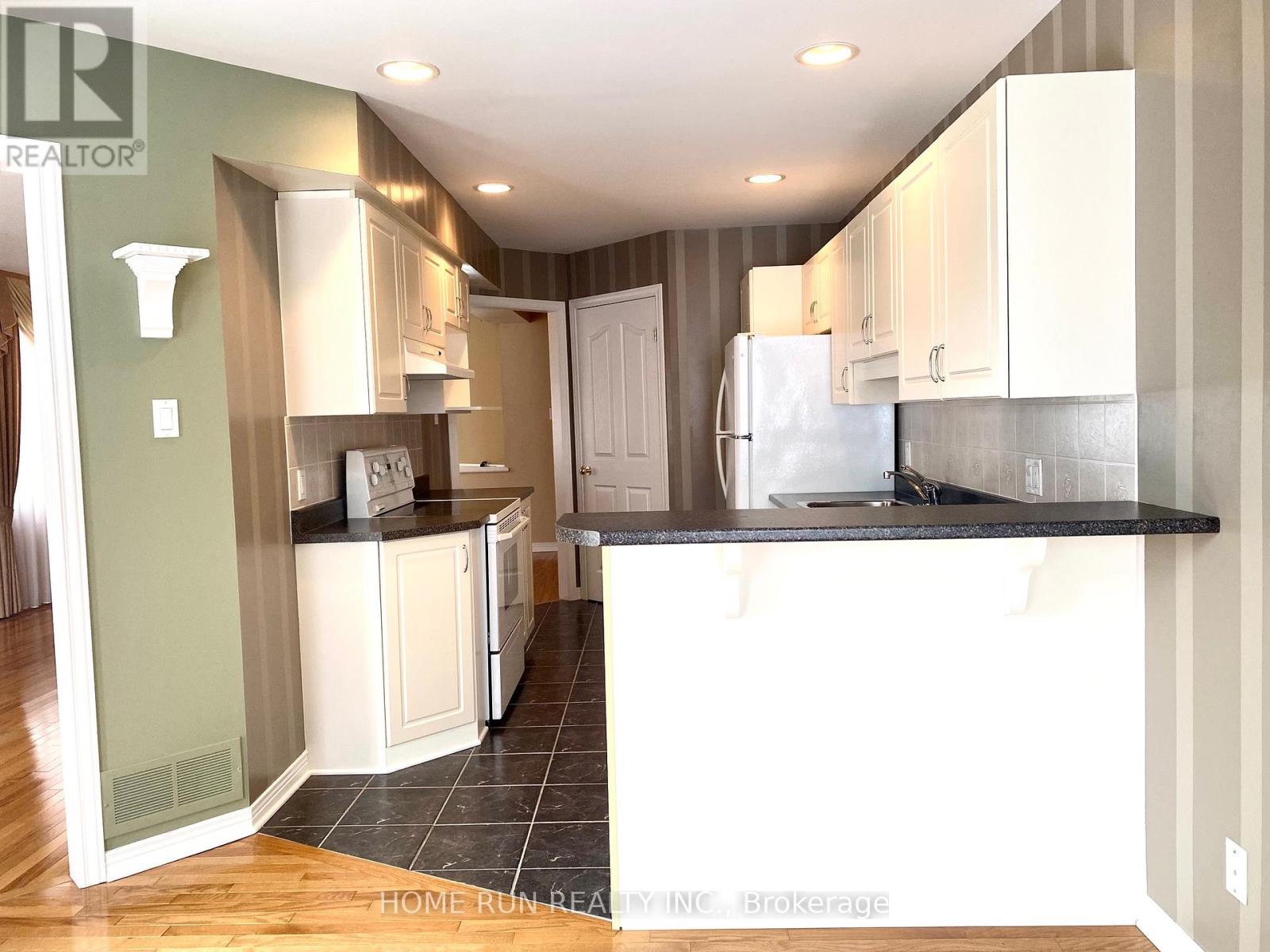 684 Wild Shore Crescent, Ottawa, Ontario  K1V 1Y1 - Photo 4 - X12659964