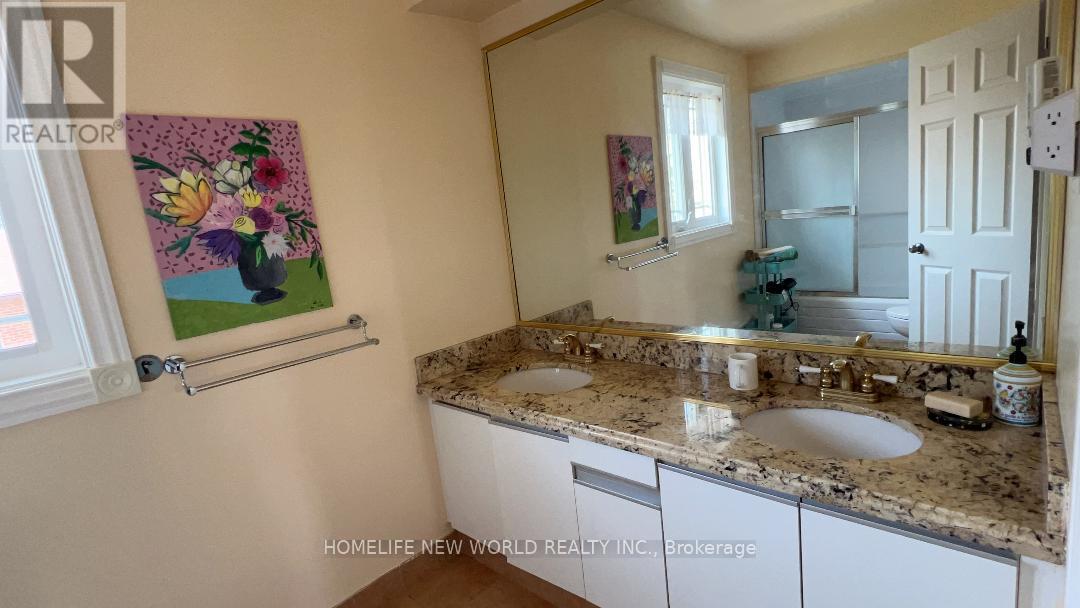 38 Marcelline King Room Crescent, Toronto, Ontario  M2K 2V7 - Photo 4 - C12659956