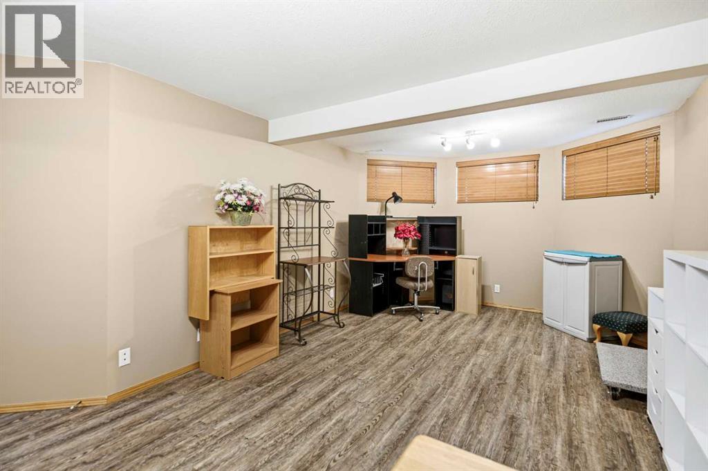 109 Kingston Drive, Red Deer, Alberta  T4P 3S4 - Photo 17 - A2276546