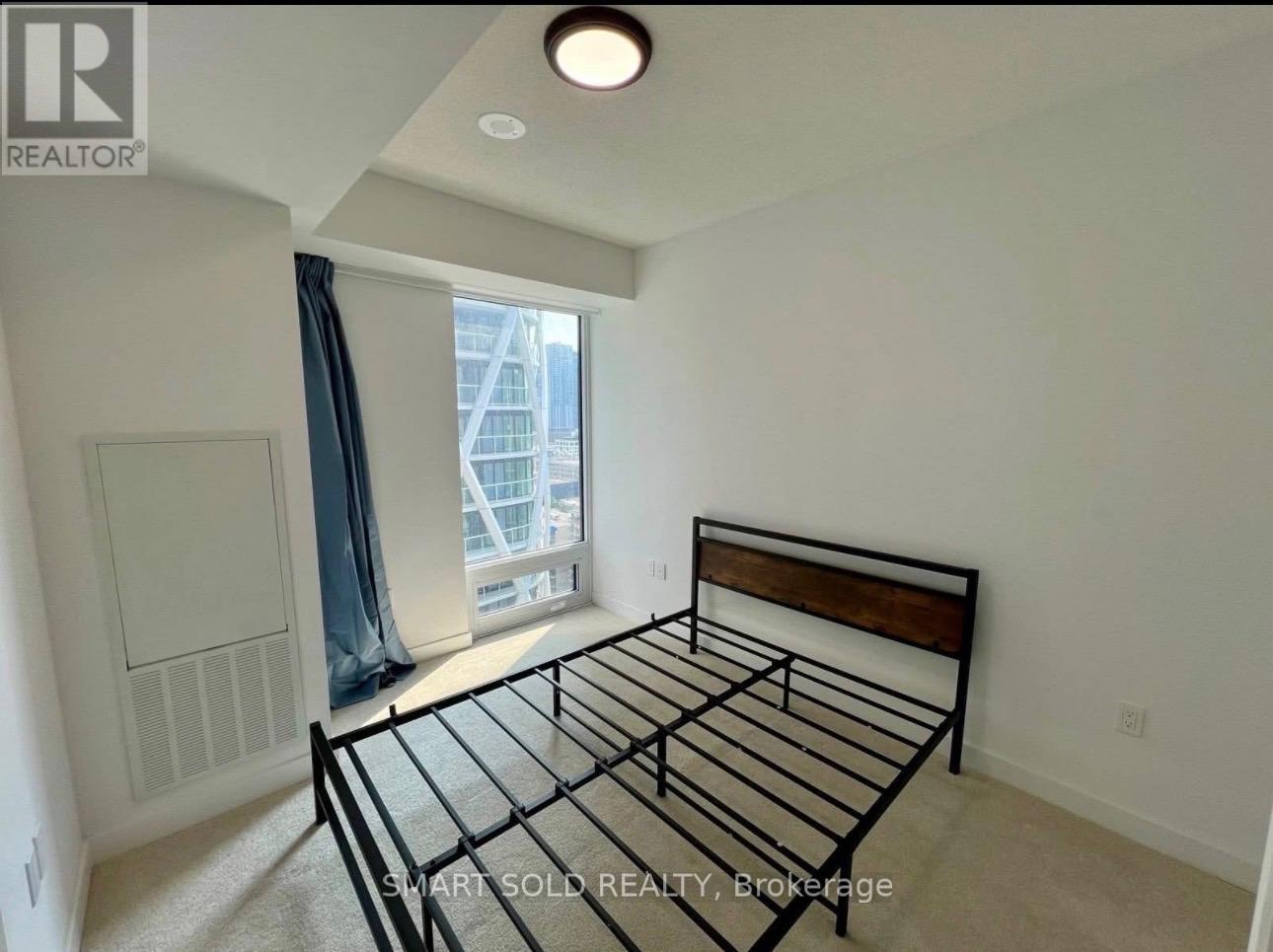 1706 - 238 Simcoe Street, Toronto, Ontario  M5T 0E2 - Photo 4 - C12659982