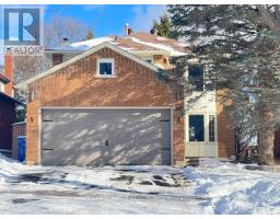 30 MOFFAT CRESCENT E, Aurora, Ontario