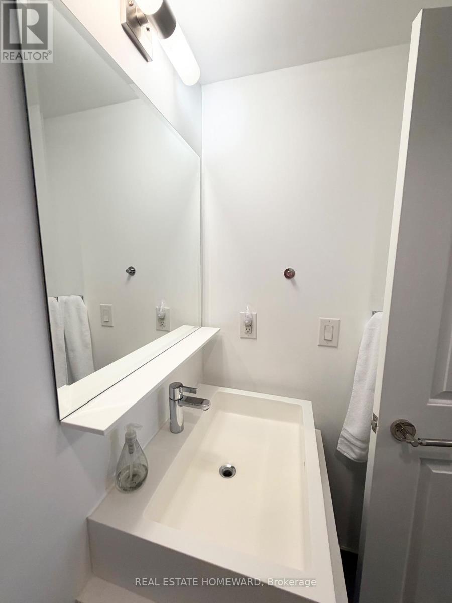 1805 - 65 St Mary St Street W, Toronto, Ontario  M5S 0A6 - Photo 11 - C12659934