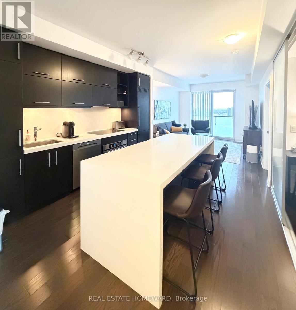 1805 - 65 St Mary St Street W, Toronto, Ontario  M5S 0A6 - Photo 5 - C12659934