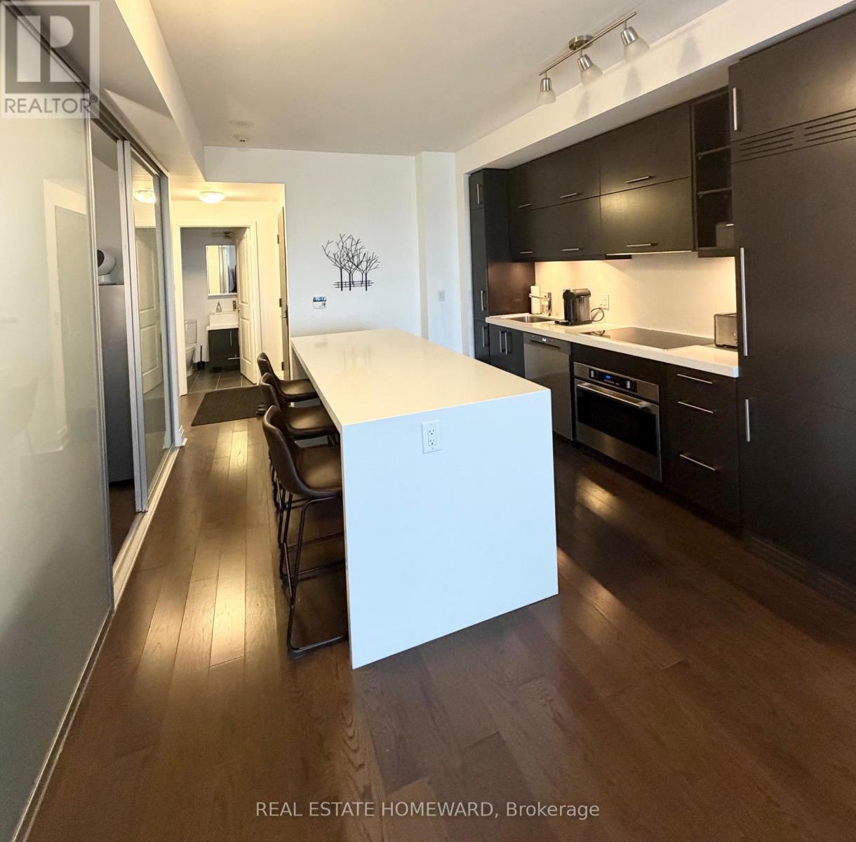 1805 - 65 St Mary St Street W, Toronto, Ontario  M5S 0A6 - Photo 4 - C12659934