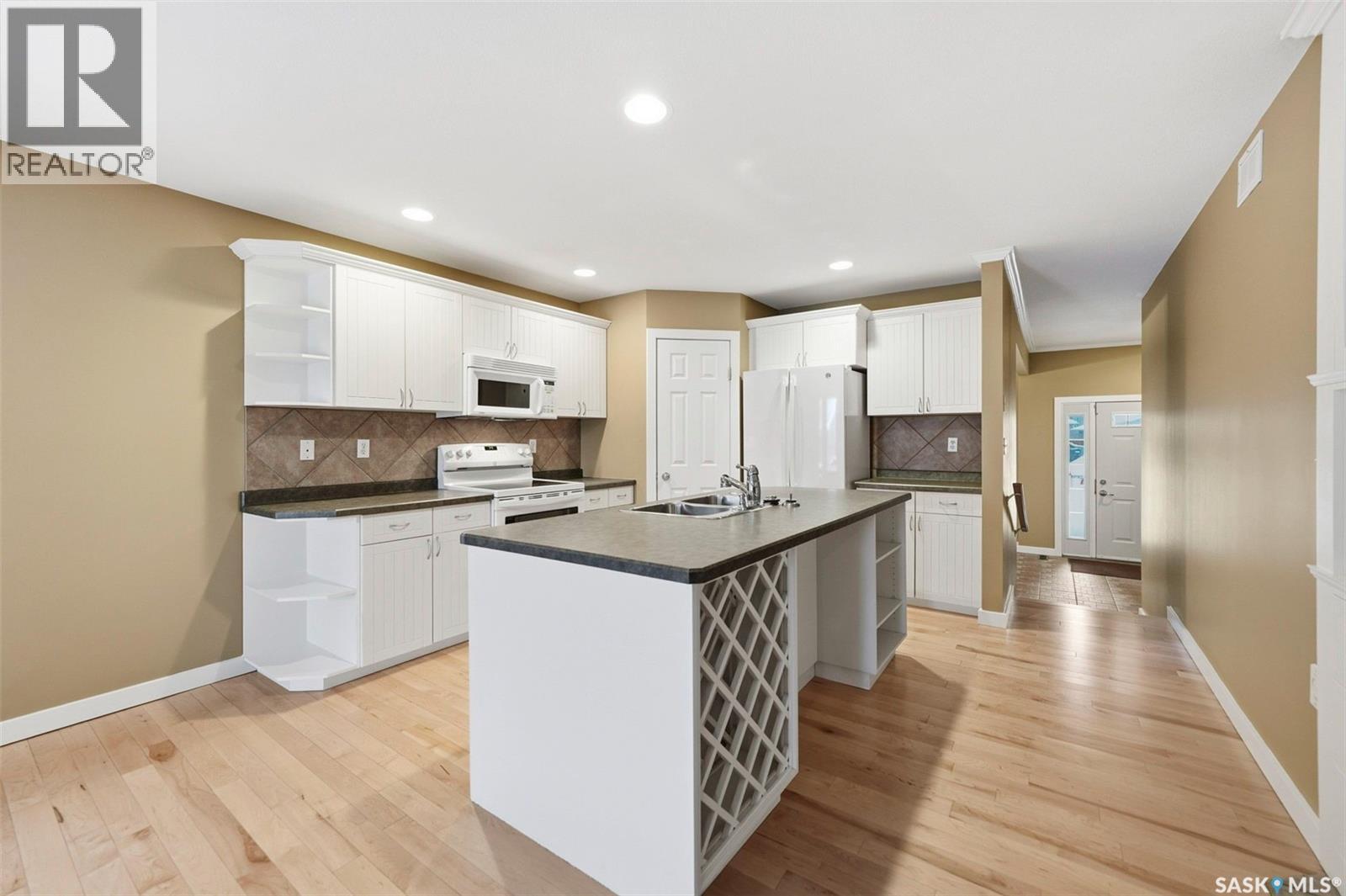 443 Blackburn Terrace, Saskatoon, Saskatchewan  S7V 1E8 - Photo 5 - SK025184