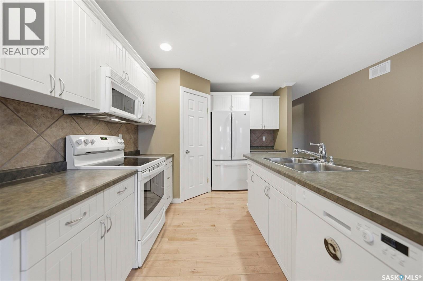 443 Blackburn Terrace, Saskatoon, Saskatchewan  S7V 1E8 - Photo 7 - SK025184