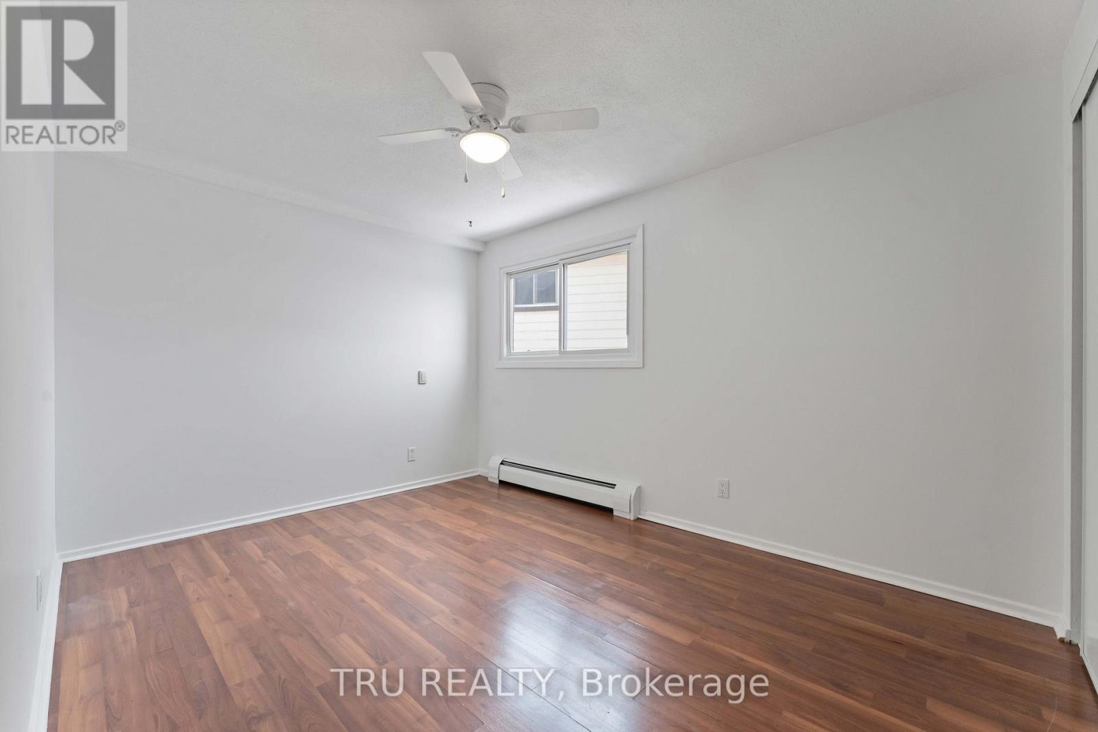 8 - 898 Elmsmere Road, Ottawa, Ontario  K1J 7T6 - Photo 11 - X12659998