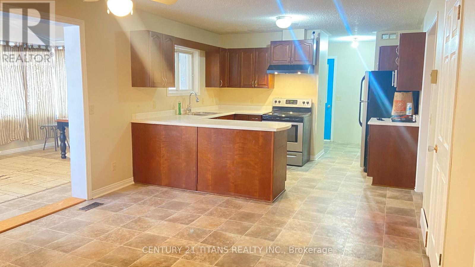 14436 Scott Line, Chatham-Kent, Ontario  N0P 1T0 - Photo 4 - X12659640