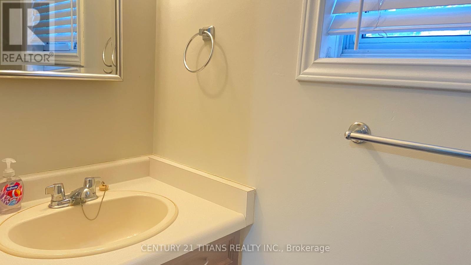 14436 Scott Line, Chatham-Kent, Ontario  N0P 1T0 - Photo 9 - X12659640