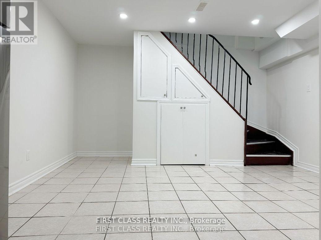 Basement - 338 Rhodes Avenue, Toronto, Ontario  M4L 3A3 - Photo 5 - E12659996