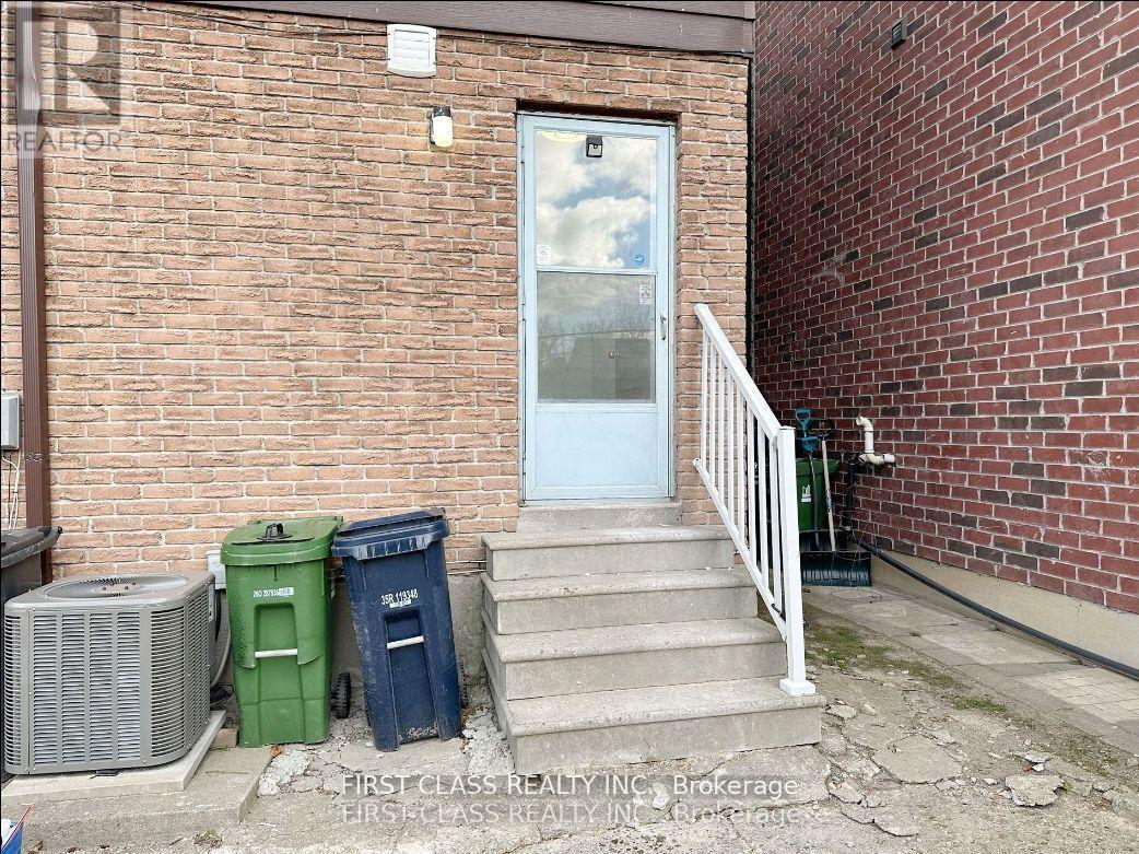 Basement - 338 Rhodes Avenue, Toronto, Ontario  M4L 3A3 - Photo 8 - E12659996