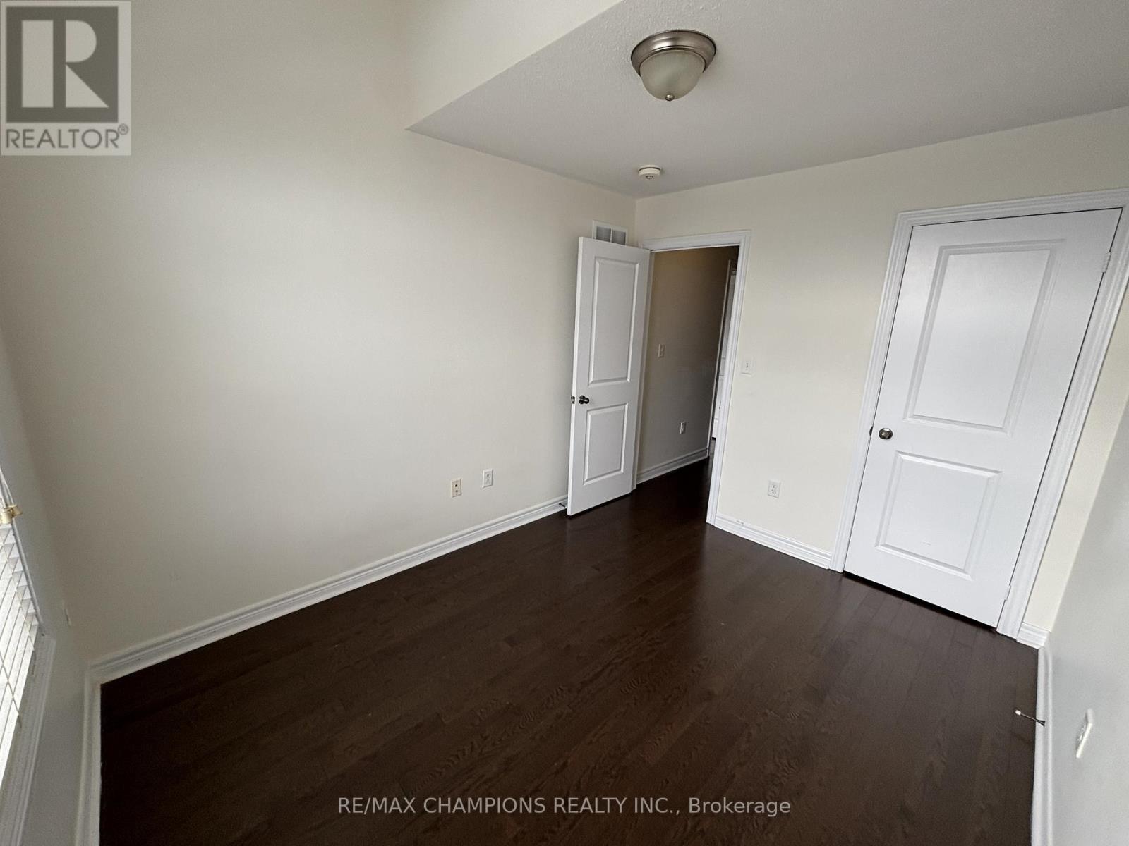 64 Pennycross Crescent, Brampton, Ontario  L7A 4M1 - Photo 18 - W12504852