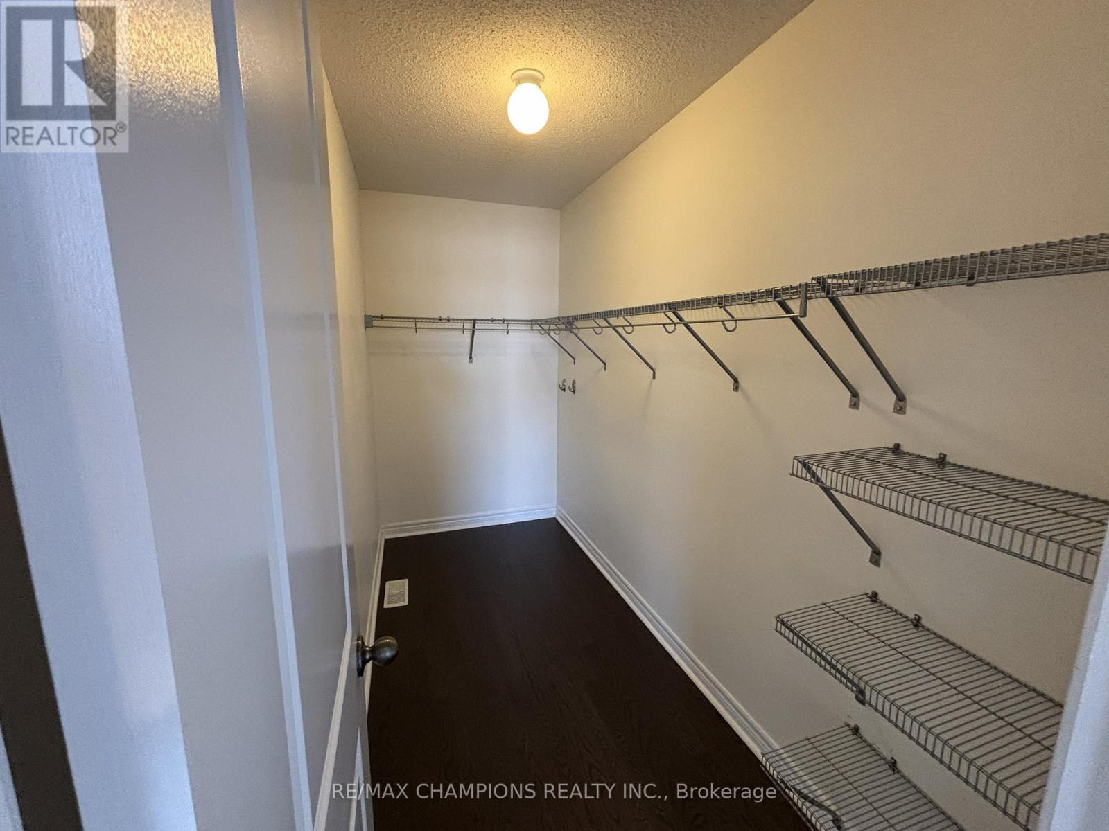 64 Pennycross Crescent, Brampton, Ontario  L7A 4M1 - Photo 14 - W12504852