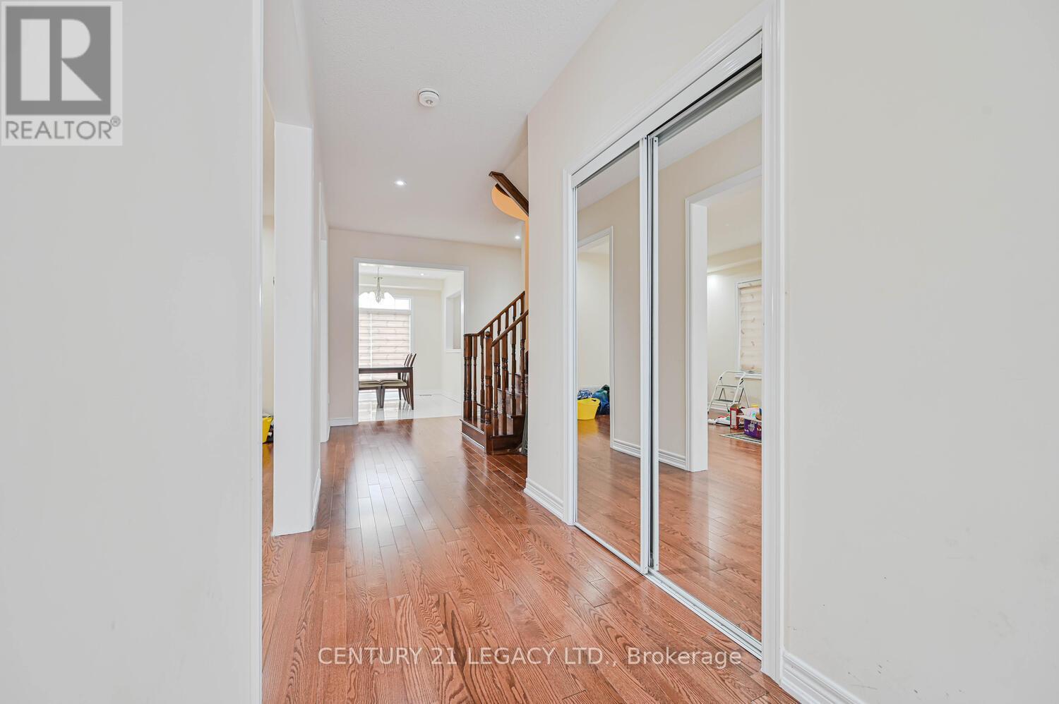 58 Gamson Crescent, Brampton, Ontario  L6R 0V6 - Photo 5 - W12660020