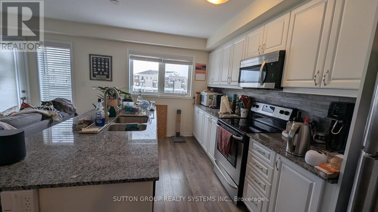 917 Apple Hill Lane, Kitchener, Ontario  N2R 0L7 - Photo 3 - X12660022