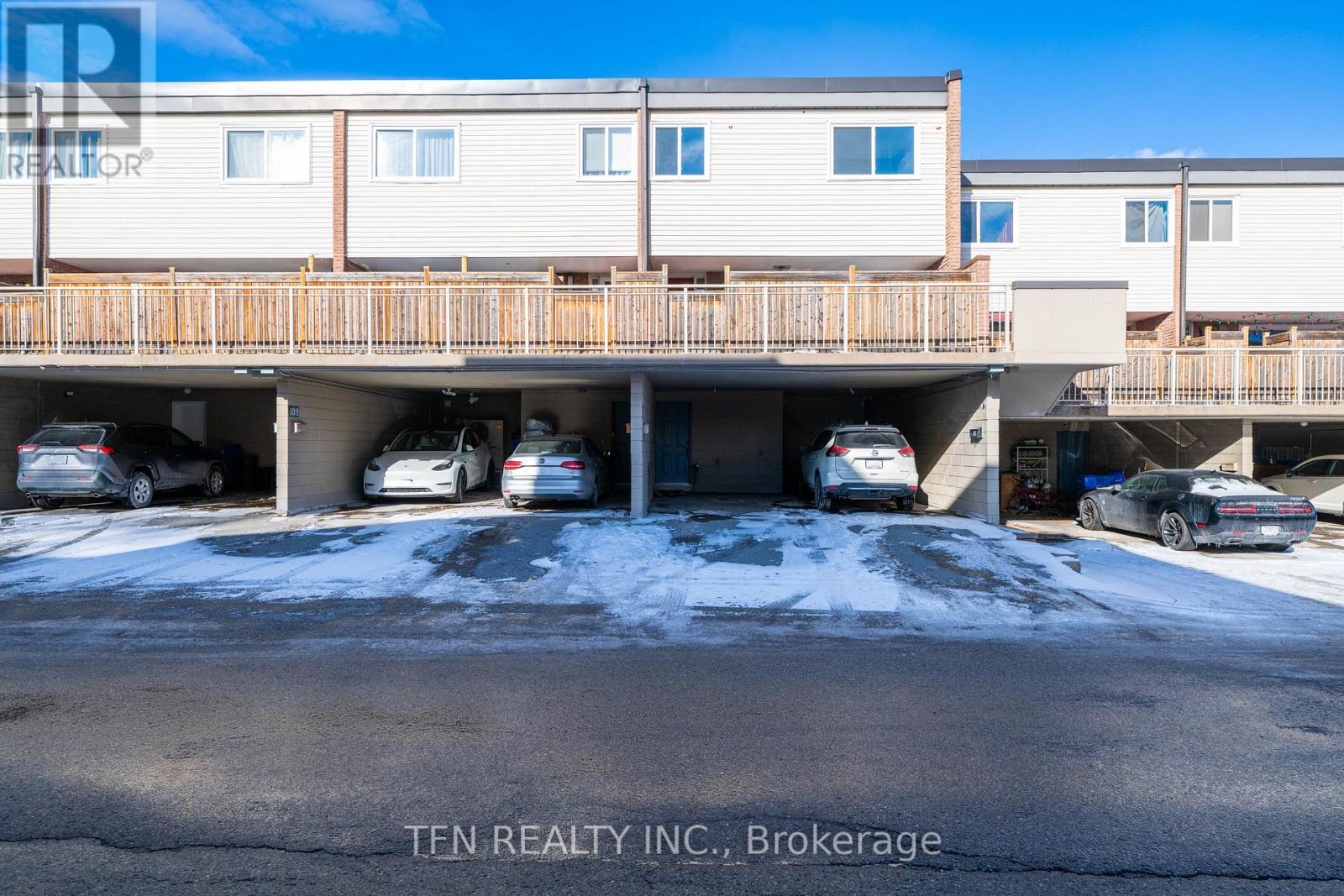 115 - 242 MILESTONE CRESCENT, Aurora, Ontario