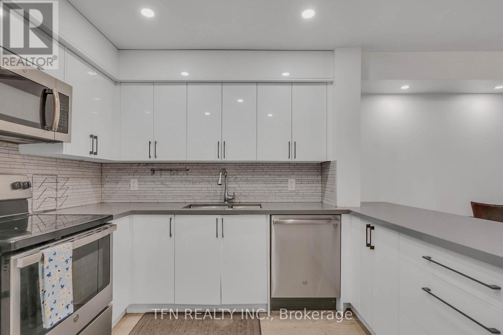 115 - 242 Milestone Crescent, Aurora, Ontario  L4G 3M2 - Photo 8 - N12653620