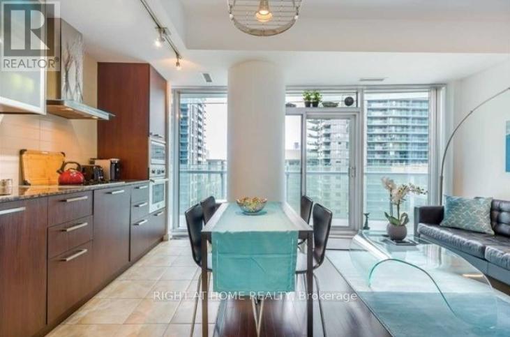 708 - 14 York Street, Toronto, Ontario  M5J 0B1 - Photo 3 - C12656132