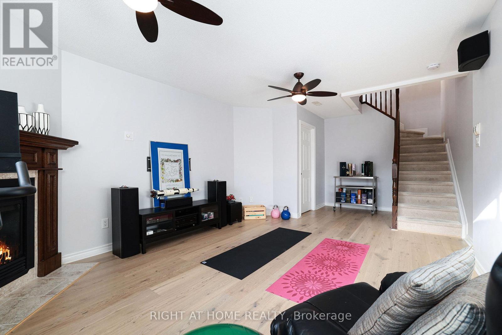 366 Forestbrook Street, Ottawa, Ontario  K2K 0B7 - Photo 29 - X12660040